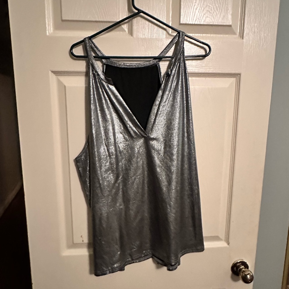 Silver metallic tank - reposh